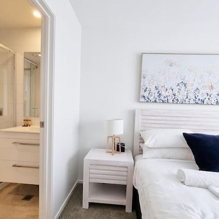 Huntington Townhouse With Patio And Parking Villa โอ๊คแลนด์ ภายนอก รูปภาพ